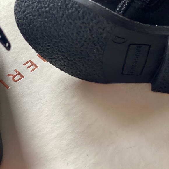 BOOTS 🥾 NWOB - Picture 2 of 6